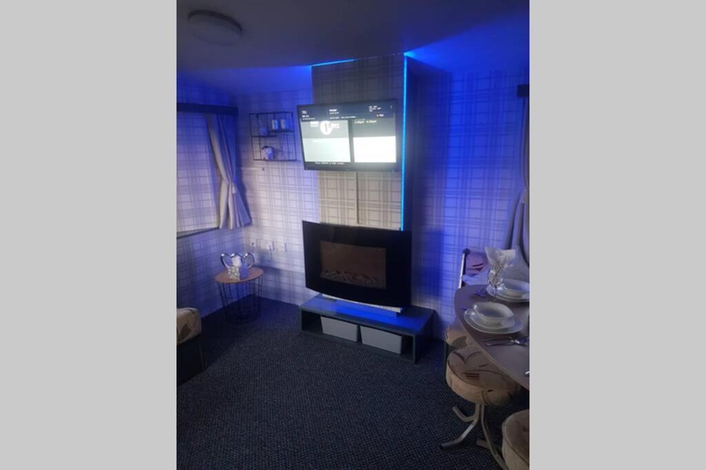 Garvock Hillingworth'S Hot Tub Retreat - St Cyrusヴィラ エクステリア 写真