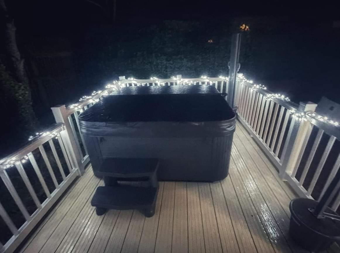 Garvock Hillingworth'S Hot Tub Retreat - St Cyrusヴィラ エクステリア 写真