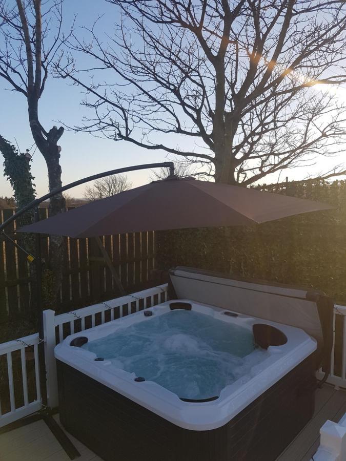Garvock Hillingworth'S Hot Tub Retreat - St Cyrusヴィラ エクステリア 写真
