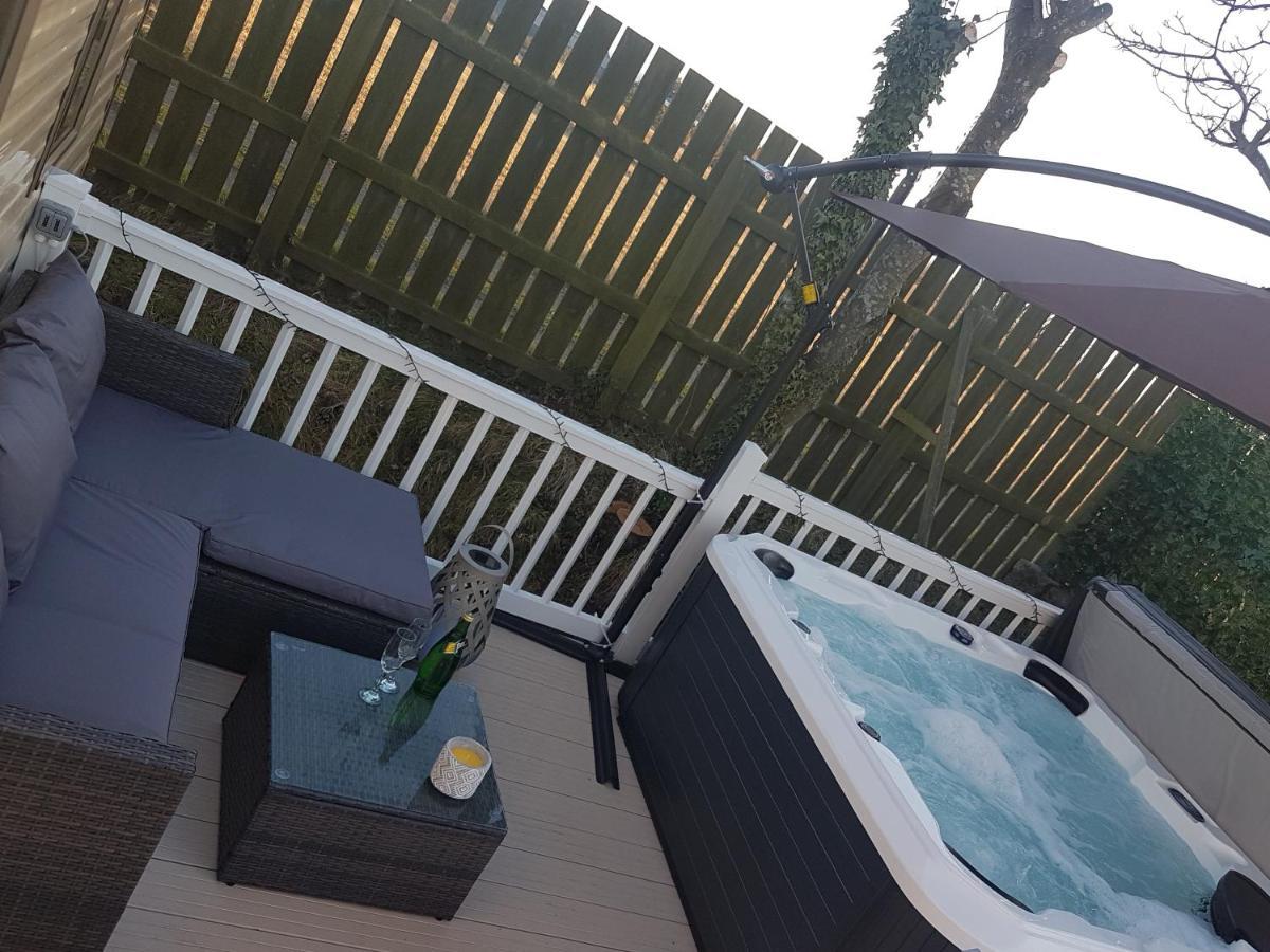 Garvock Hillingworth'S Hot Tub Retreat - St Cyrusヴィラ エクステリア 写真